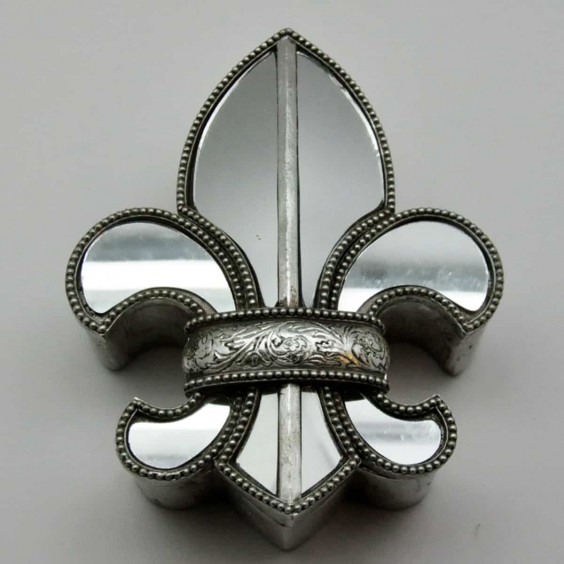 FLEUR DE LYS DECORATION