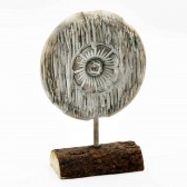 MED WOODEN FLOWER ON STAND 23cm D