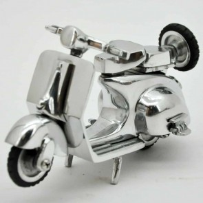 21CM SMALL VESPA SCOOTER