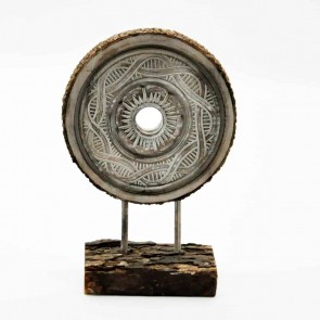 MED ROUND WOODEN ORNAMENTAL PIECE 25cm D